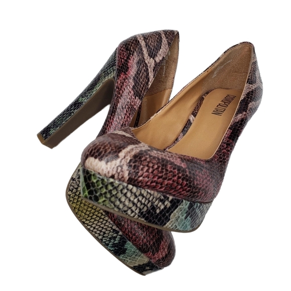 Cosmopolitan | Snake Print Vegan Leather Almond Toe Platform Heels Women's 8.5 - Picture 6 of 10